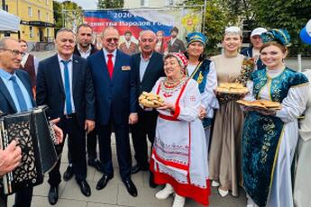 ТАТАРСКАЯ АВТОНОМИЯ ПРИНЯЛА УЧАСТИЕ В ПРАЗДНОВАНИИ 363-ЛЕТИЯ ЛЮБИМОГО ГОРОДА